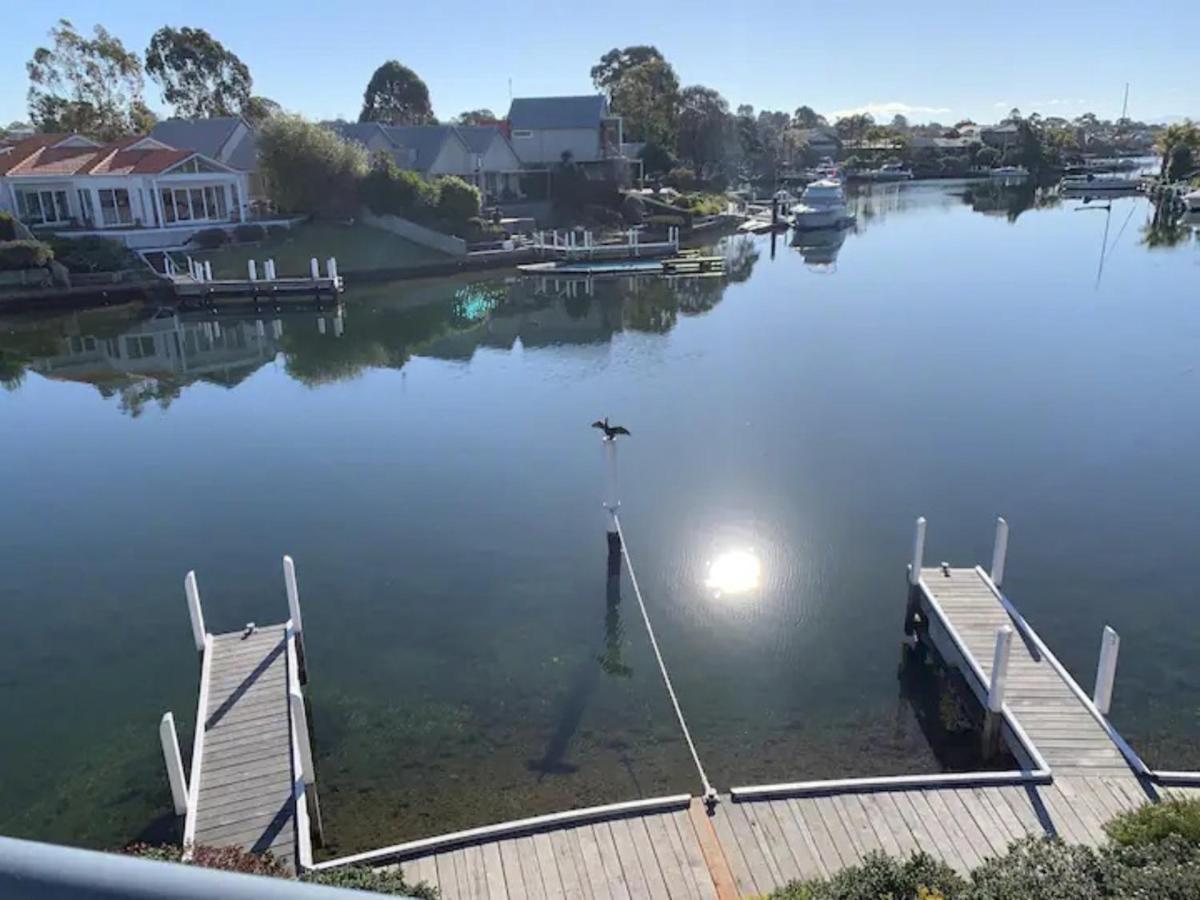 The View - Captains Cove Waterfront Resort Paynesville Extérieur photo