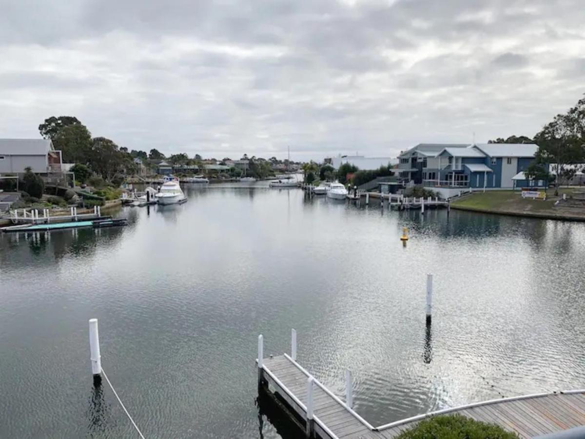 The View - Captains Cove Waterfront Resort Paynesville Extérieur photo
