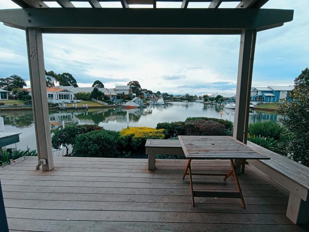 The View - Captains Cove Waterfront Resort Paynesville Extérieur photo
