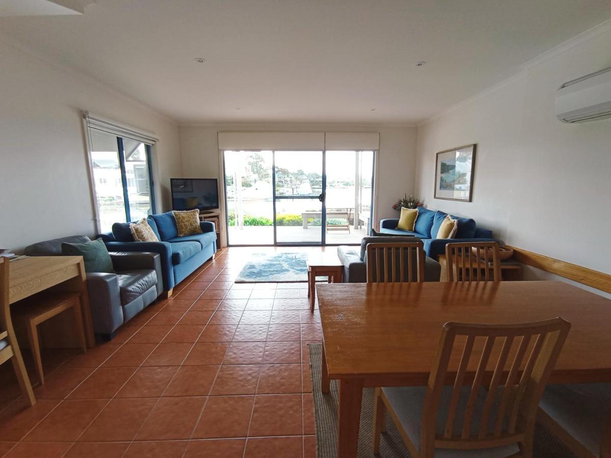 The View - Captains Cove Waterfront Resort Paynesville Extérieur photo