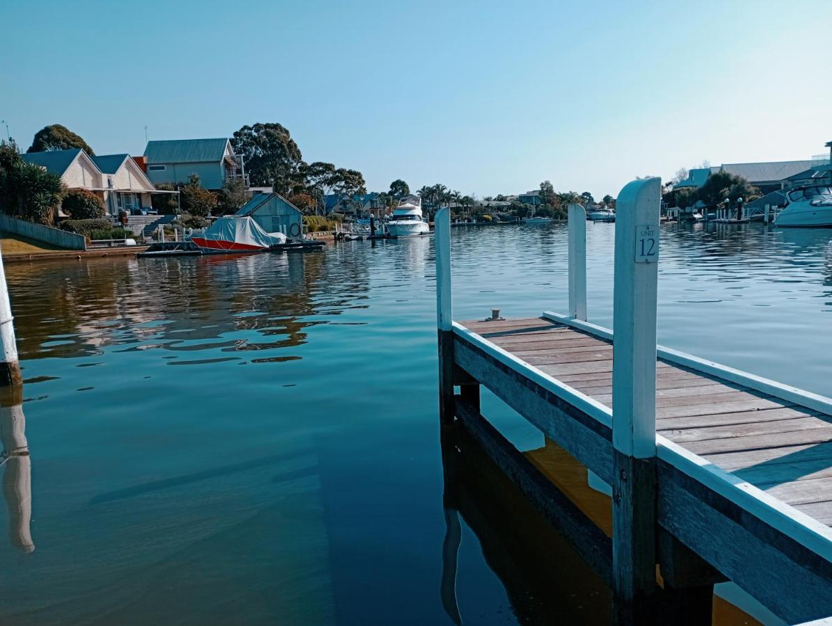 The View - Captains Cove Waterfront Resort Paynesville Extérieur photo