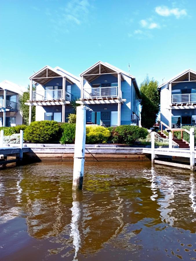 The View - Captains Cove Waterfront Resort Paynesville Extérieur photo