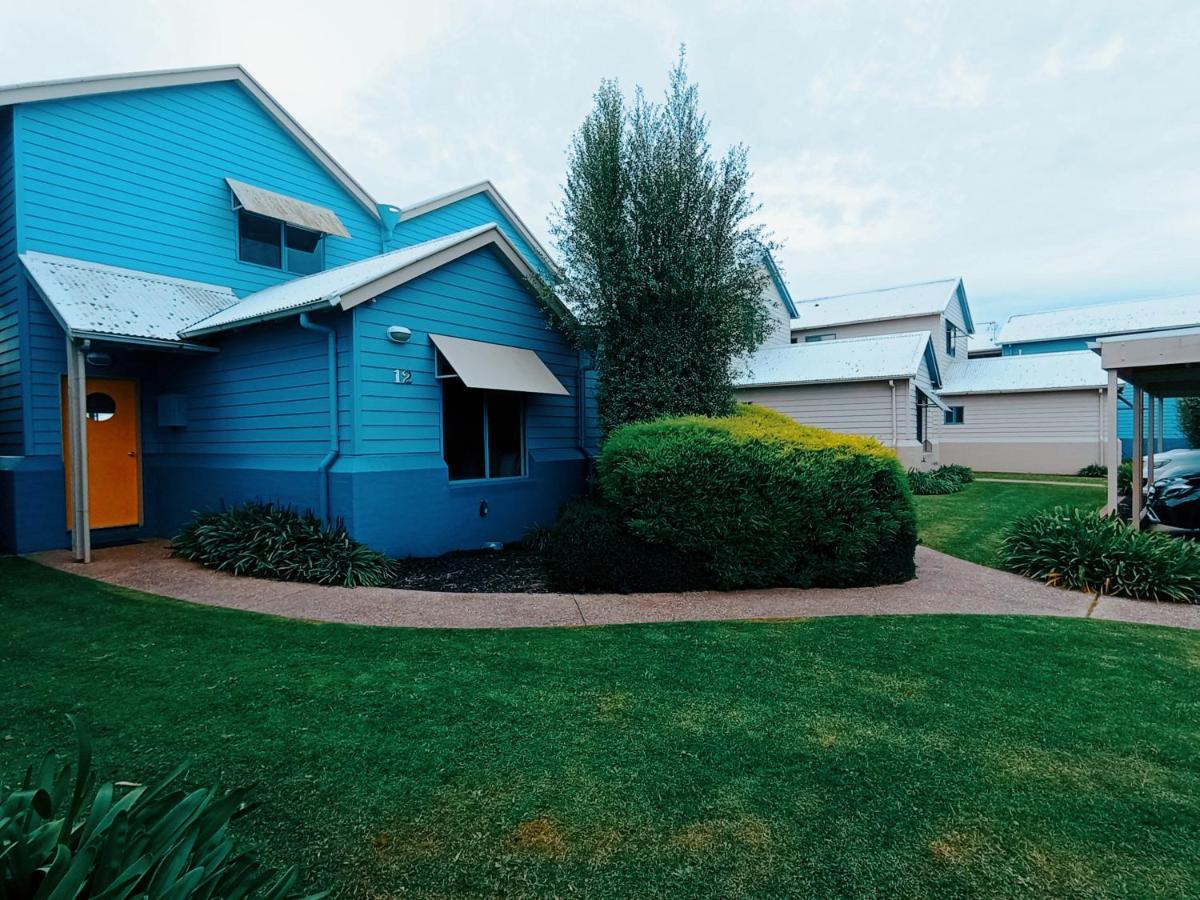The View - Captains Cove Waterfront Resort Paynesville Extérieur photo