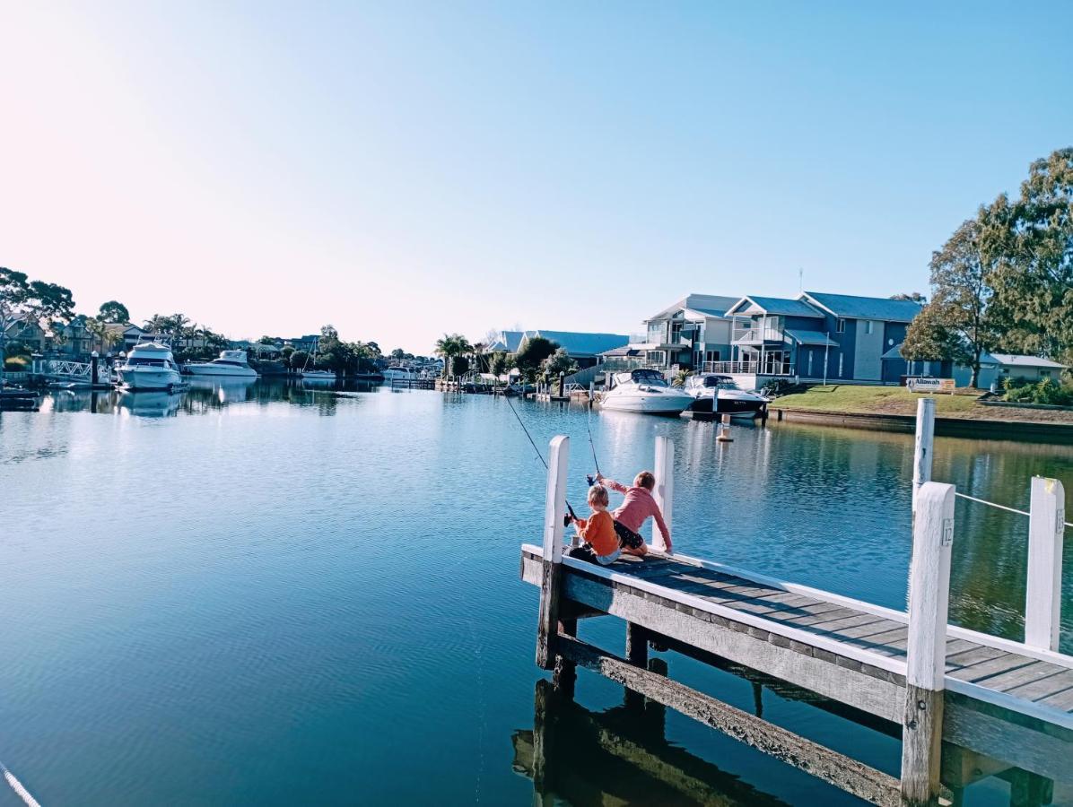 The View - Captains Cove Waterfront Resort Paynesville Extérieur photo